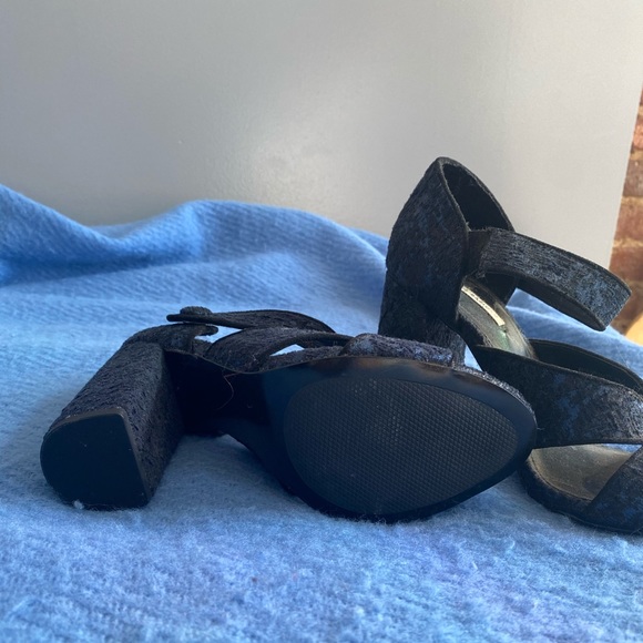Zara Navy Lace Patten Block Heel - Picture 2 of 4